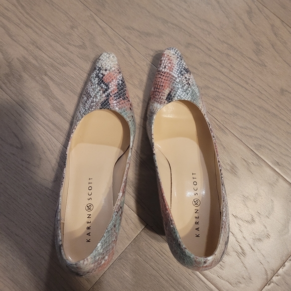 Karen Scott Shoe - Picture 4 of 5